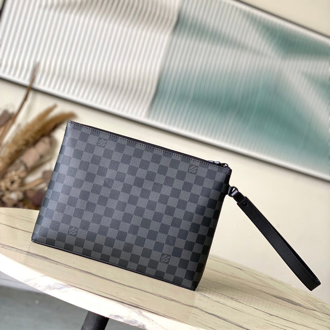 TAKEOFF POUCH 30 IN GREY BLACK DAMIER GRAPHITE CANVAS