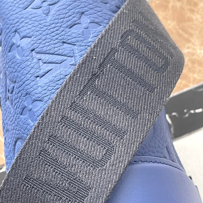 S-CAPE MESSENGER 28 IN SAPPHIRE BLUE TAURILLON