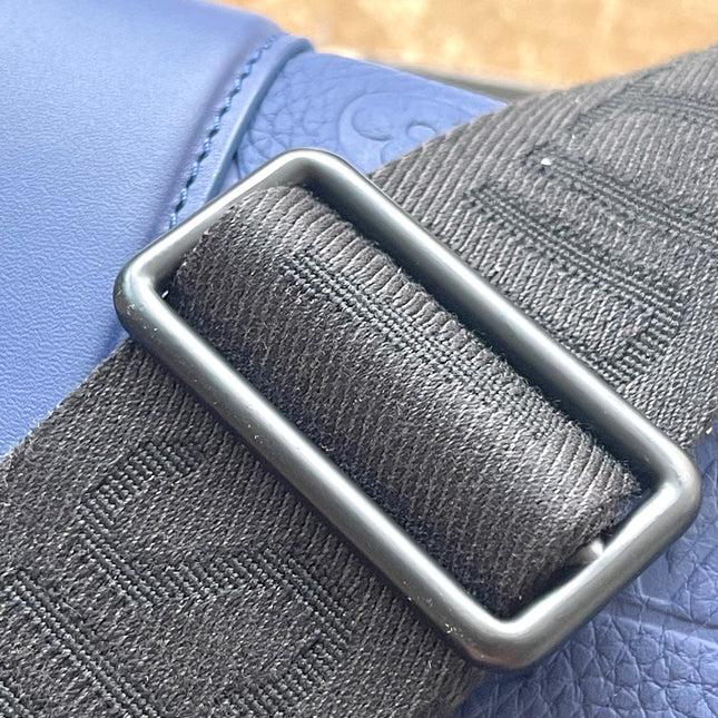 S-CAPE MESSENGER 28 IN SAPPHIRE BLUE TAURILLON