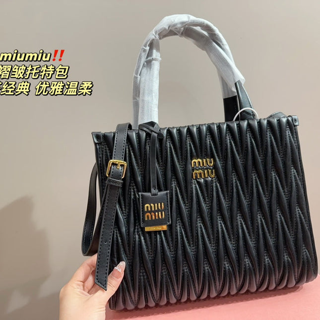 TOTE 30 BAG IN BLACK CALFSKIN