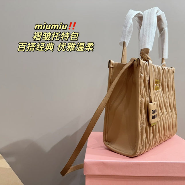 HOBO 24 BAG IN BEIGE CREAM LAMBSKIN