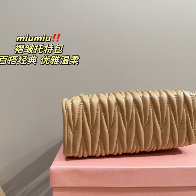 HOBO 24 BAG IN BEIGE CREAM LAMBSKIN