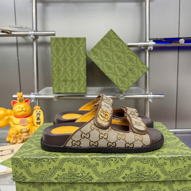 GG SANDALS IN DARK BROWN CALFSKIN AND BEIGE FABRIC WITH GOLD HARDWARE