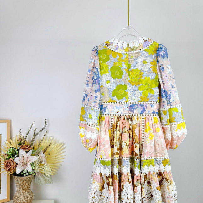 V-NECK FLORAL PRINT DRESS WITH LACE DETAIL