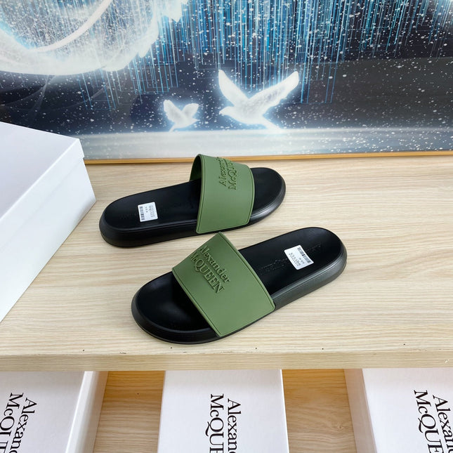 SLIDES SANDAL IN BLACK TPU WITH DARK GREEN STRAP EMBOSSED LOGO