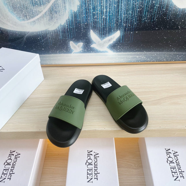 SLIDES SANDAL IN BLACK TPU WITH DARK GREEN STRAP EMBOSSED LOGO