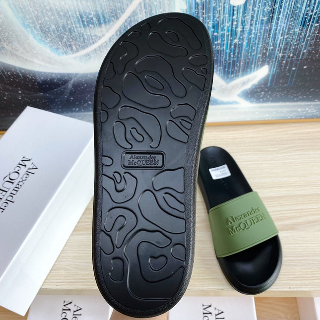 SLIDES SANDAL IN BLACK TPU WITH DARK GREEN STRAP EMBOSSED LOGO