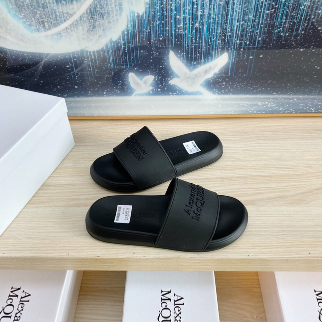 SLIDES SANDAL IN BLACK TPU WITH STRAP EMBOSSED LOGO