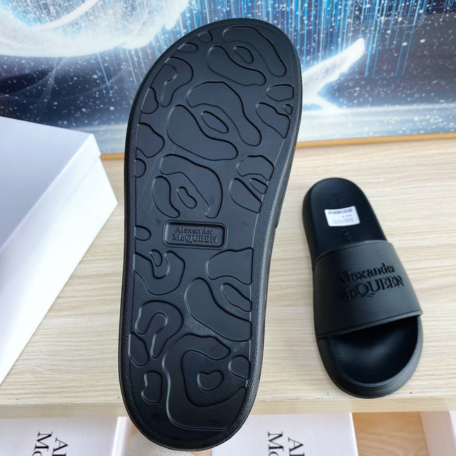 SLIDES SANDAL IN BLACK TPU WITH STRAP EMBOSSED LOGO