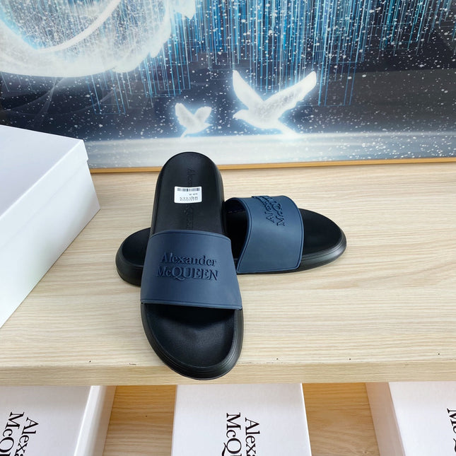 SLIDES SANDAL IN BLACK TPU WITH DARK BLUE STRAP EMBOSSED LOGO