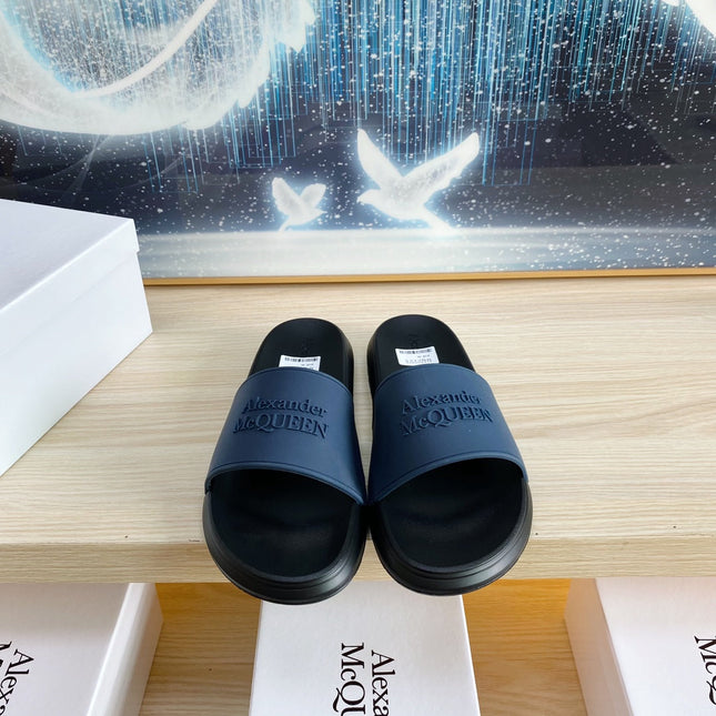 SLIDES SANDAL IN BLACK TPU WITH DARK BLUE STRAP EMBOSSED LOGO