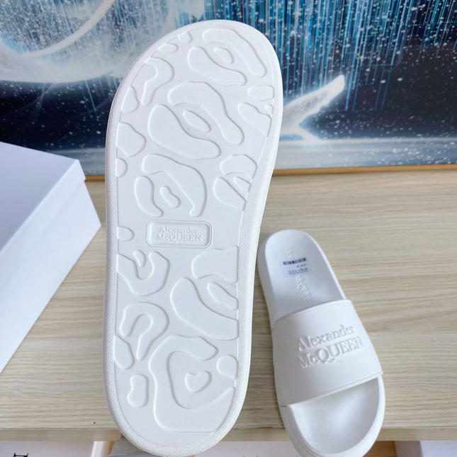 SLIDES SANDAL IN WHITE TPU WITH EMBOSSED LOGO