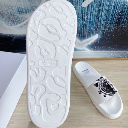 SLIDES SANDAL IN WHITE TPU WITH BLACK HEART GRAPHIC STRAP