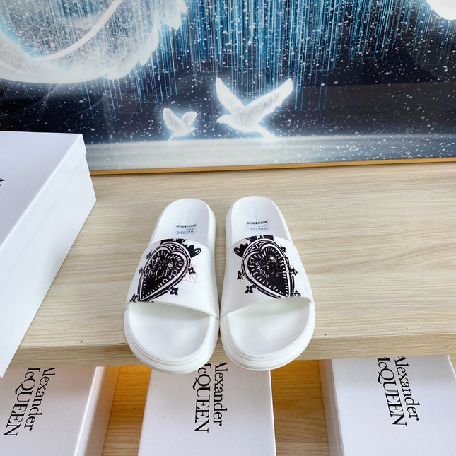 SLIDES SANDAL IN WHITE TPU WITH BLACK HEART GRAPHIC STRAP