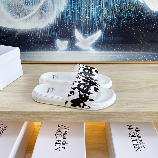 SLIDES SANDAL IN WHITE TPU GRAPHIC STRAP