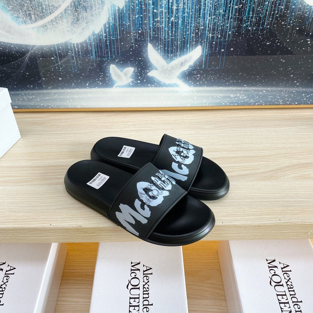 SLIDES SANDAL IN BLACK TPU GREY GRAPHIC LOGO