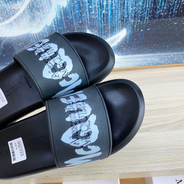 SLIDES SANDAL IN BLACK TPU GREY GRAPHIC LOGO
