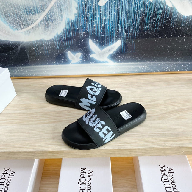 SLIDES SANDAL IN BLACK TPU GREY GRAPHIC LOGO