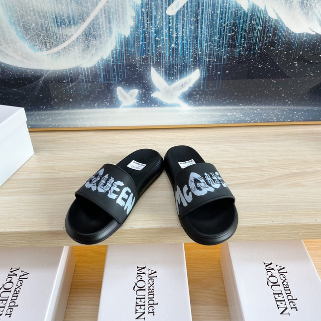 SLIDES SANDAL IN BLACK TPU GREY GRAPHIC LOGO