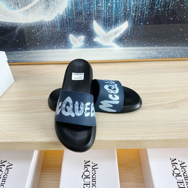 SLIDES SANDAL IN BLACK TPU GREY STRAP WITH LOGO GRAPHIC