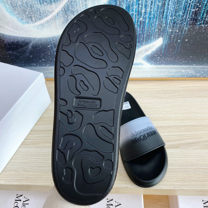 SLIDES SANDAL IN BLACK TPU LIGHT GREY OMBRE TO WHITE TRAP EMBOSSED LOGO