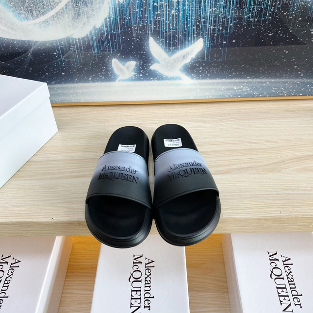 SLIDES SANDAL IN BLACK TPU LIGHT GREY OMBRE TO WHITE TRAP EMBOSSED LOGO
