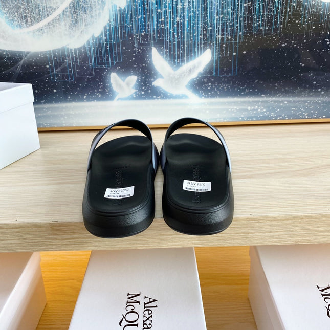 SLIDES SANDAL IN BLACK TPU LIGHT GREY OMBRE TO WHITE TRAP EMBOSSED LOGO
