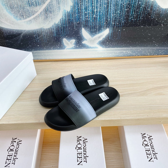 SLIDES SANDAL IN BLACK TPU LIGHT GREY OMBRE TO WHITE TRAP EMBOSSED LOGO