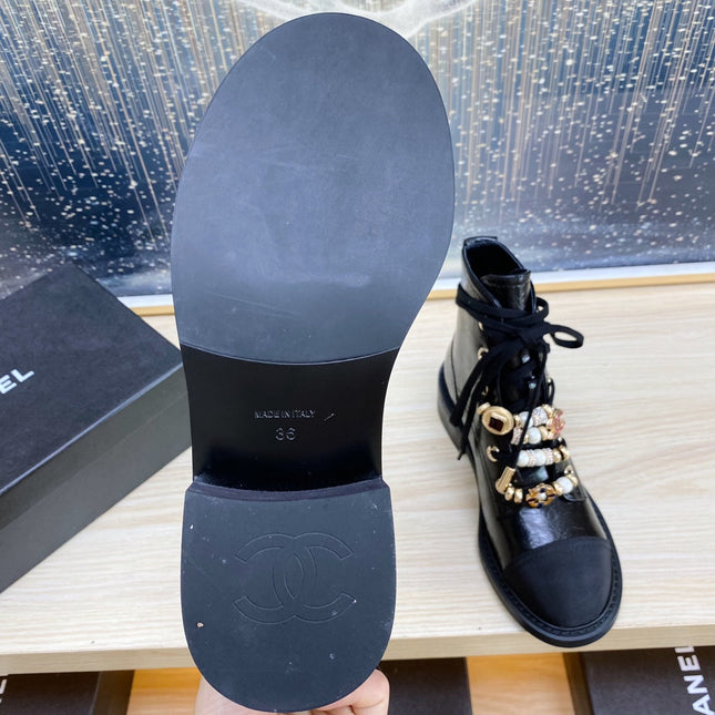 CC COMBAT BOOTS IN BLACK WRINKLED CALFSKIN AND GROSGRAIN WITH FAUX PEARL