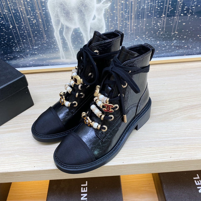 CC COMBAT BOOTS IN BLACK WRINKLED CALFSKIN AND GROSGRAIN WITH FAUX PEARL