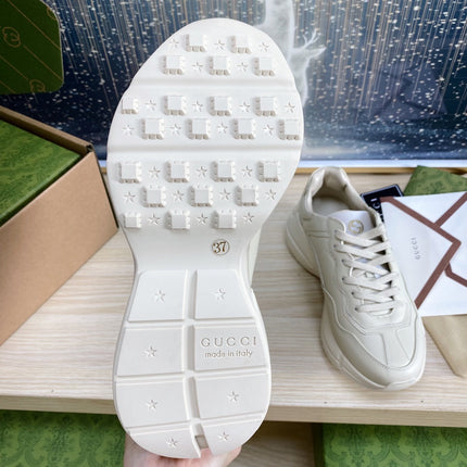 GG COUPLE TRAINER WHITE CALFSKIN WITH CAPYBARA ICON