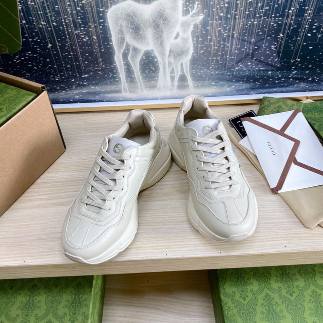 GG COUPLE TRAINER WHITE CALFSKIN WITH DONALD DUCK ICON