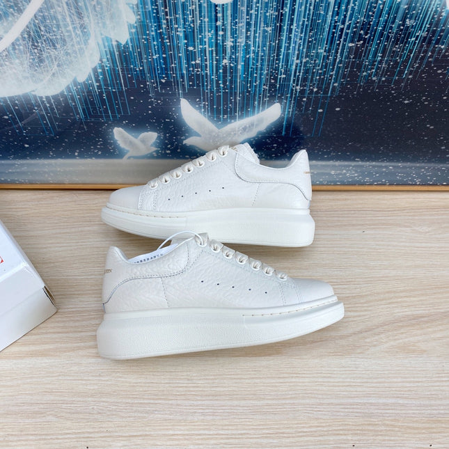 OVERSIZED SNEAKERS IN WHITE TEXTURED CALFSKIN