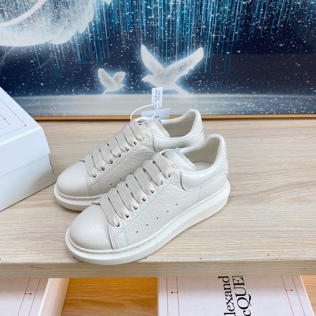 OVERSIZED SNEAKERS IN WHITE TEXTURED CALFSKIN