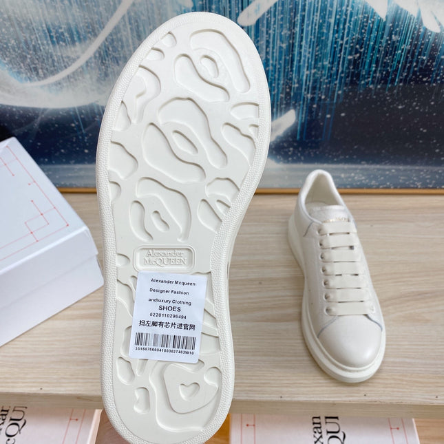 OVERSIZED SNEAKERS IN WHITE TEXTURED CALFSKIN