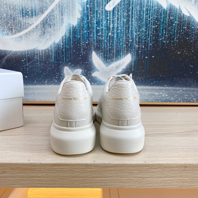 OVERSIZED SNEAKERS IN WHITE TEXTURED CALFSKIN