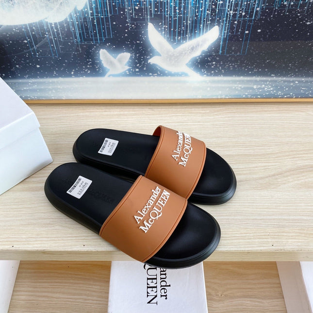 SLIDES SANDAL IN BLACK TPU WITH BROWN STRAP EMBOSSED LOGO