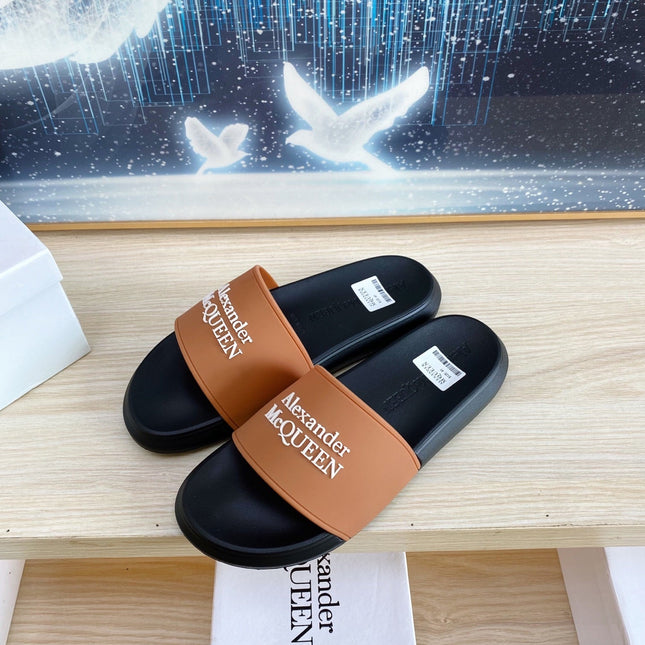 SLIDES SANDAL IN BLACK TPU WITH BROWN STRAP EMBOSSED LOGO