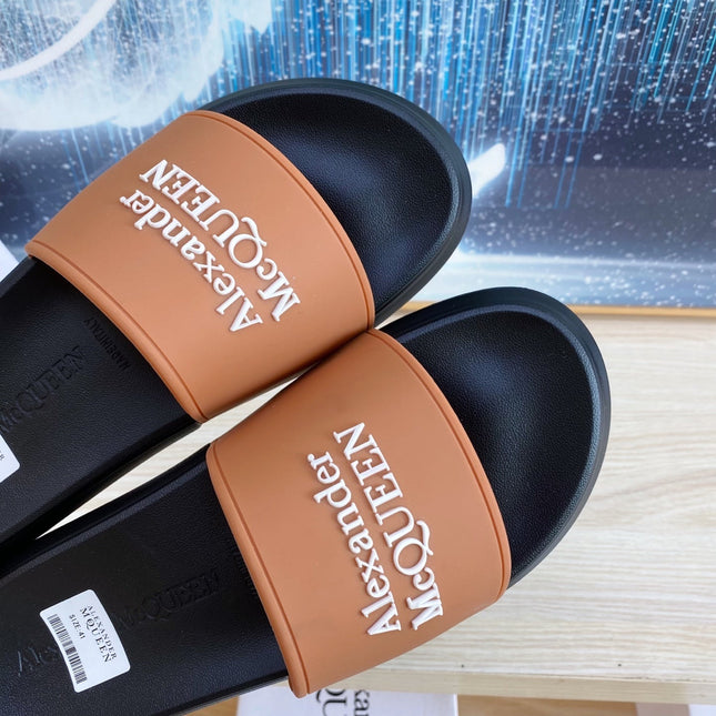 SLIDES SANDAL IN BLACK TPU WITH BROWN STRAP EMBOSSED LOGO