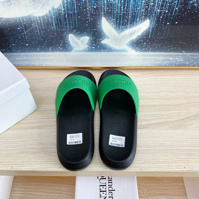 SLIDES SANDAL IN BLACK TPU WITH GREEN STRAP EMBOSSED LOGO