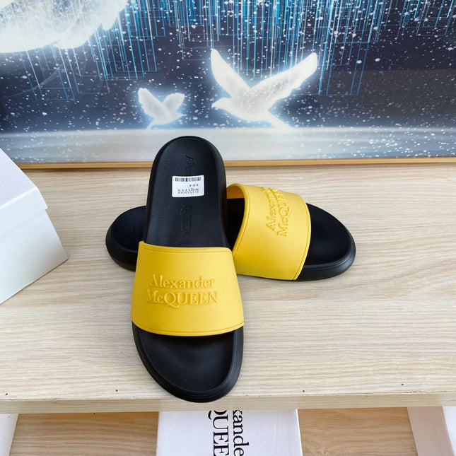 SLIDES SANDAL IN BLACK TPU WITH YELLOW STRAP EMBOSSED LOGO