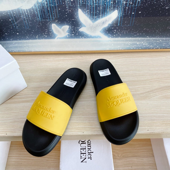 SLIDES SANDAL IN BLACK TPU WITH YELLOW STRAP EMBOSSED LOGO