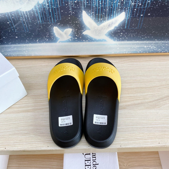 SLIDES SANDAL IN BLACK TPU WITH YELLOW STRAP EMBOSSED LOGO