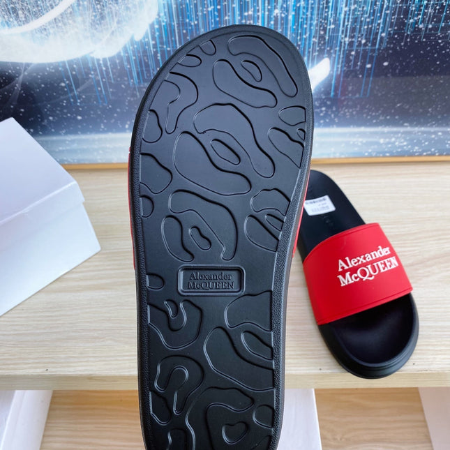 SLIDES SANDAL IN BLACK TPU WITH RED STRAP EMBOSSED LOGO