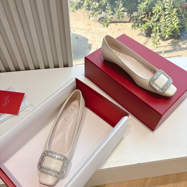 BELLE VIVIER BALLERINAS IN PARCHMENT BEIGE SMOOTH LAMBSKIN