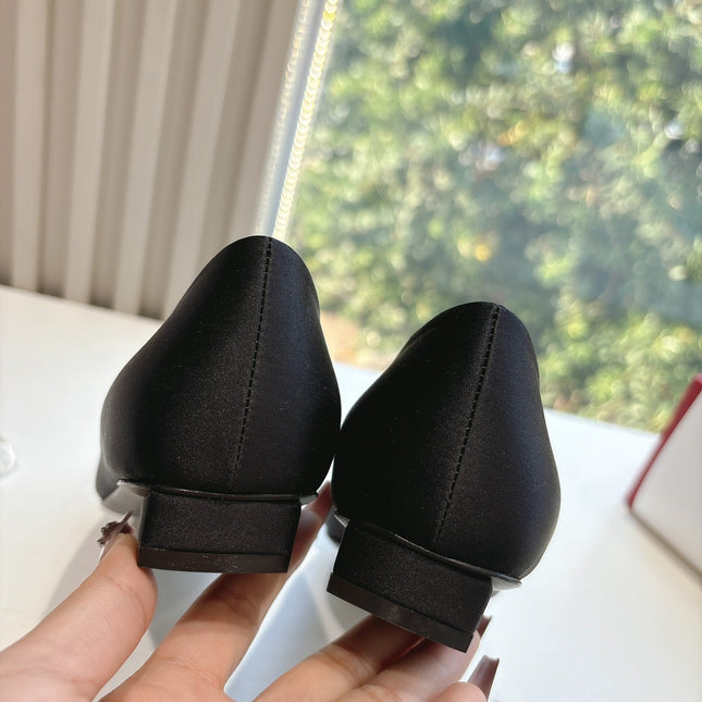 BELLE VIVIER BALLERINAS IN BLACK SILK
