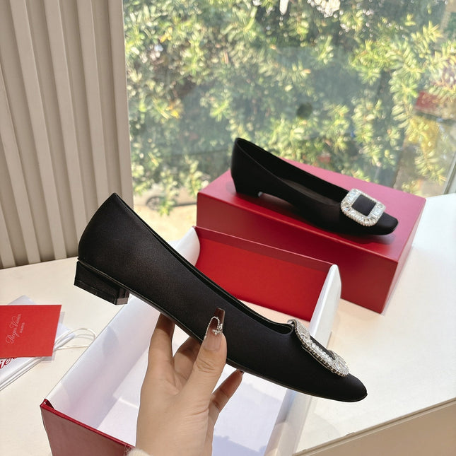 BELLE VIVIER BALLERINAS IN BLACK SILK