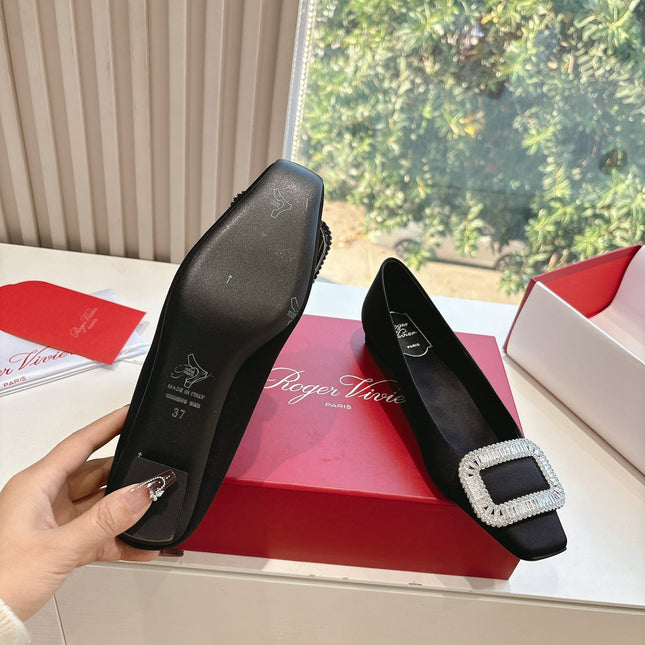 BELLE VIVIER BALLERINAS IN BLACK SILK