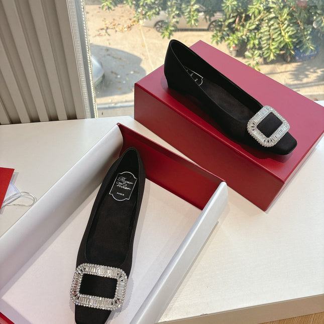 BELLE VIVIER BALLERINAS IN BLACK SILK