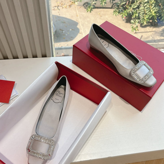 BELLE VIVIER BALLERINAS IN PLATINUM SILK